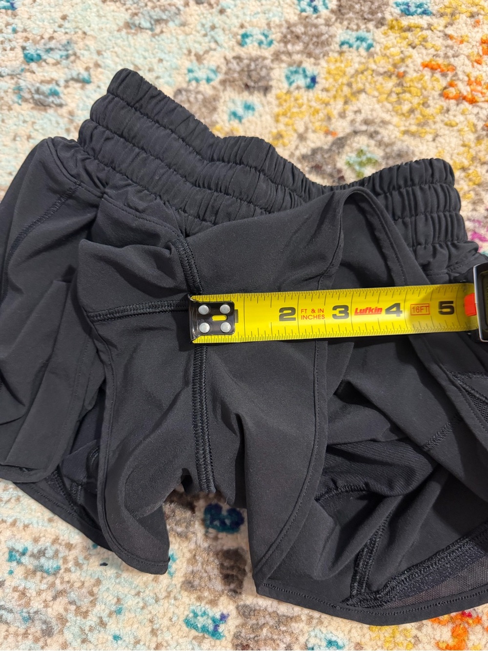 Lululemon hotty hot shorts - Picture 3 of 6
